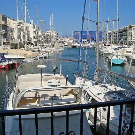 Marina Residencial Apartment